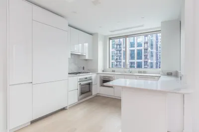 133 Seaport Boulevard #703 1