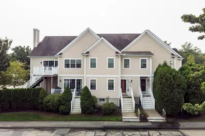 303 Hampton Way #303 1