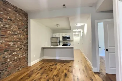 255 Paris St #1 1
