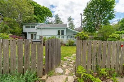 7 Lighthouse Way 1