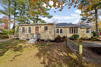 22 Pondview Ave