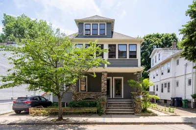 10-12 Notre Dame Avenue #3 1