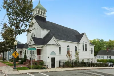 142 Main St #5 1