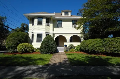 85 Jason St 1
