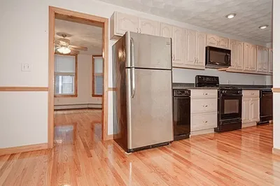 24 Burnside Ave #24 1