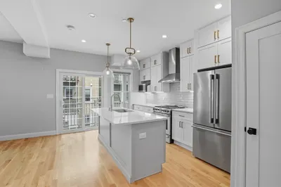 15 Morris St #2