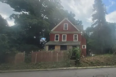 10 Walnut St