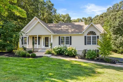 32 Hillcrest Cir 1