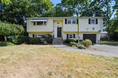 10 Crowley Dr