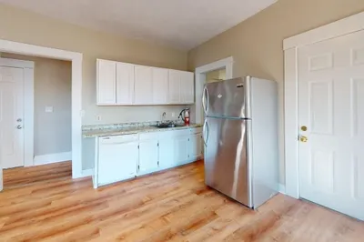 40 Mozart St #3 1