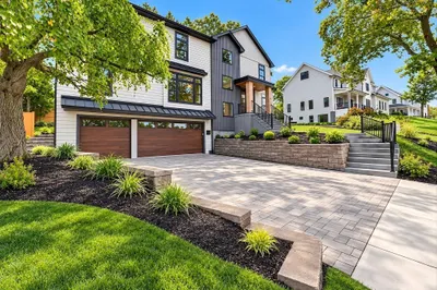 22 Old Colony Rd 1