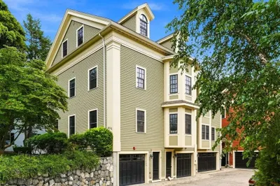 426 Main St #1 1