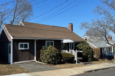 26 Amelia Ave