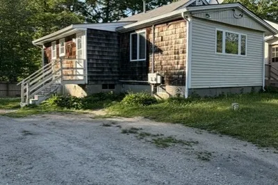 11 Lakeview Blvd 1