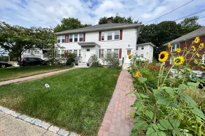 16 Westchester Rd #16