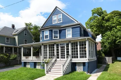 56 Lyndhurst St #1