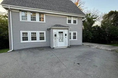 115-a Holyoke St 1