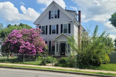 38 Pond St