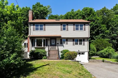 26 Lawrence Ln 1