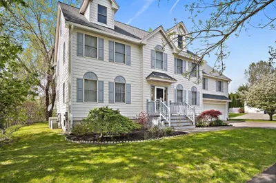 8 Old Farm Rd