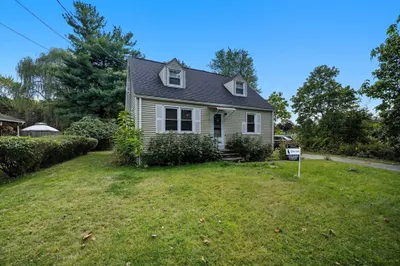 145 Amostown Rd