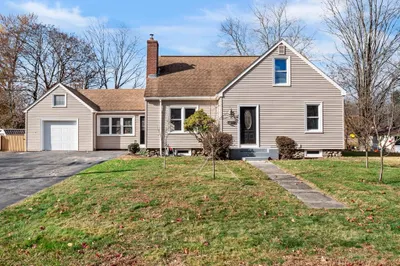 16 Oakes St 1