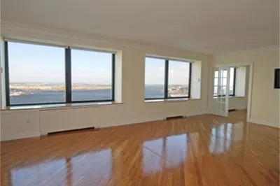 65 E India Row #33D/E 1
