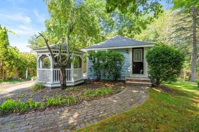 808 Main Street 1