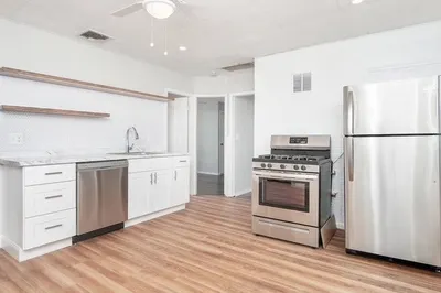 95 Green Hill Pkwy #3 1