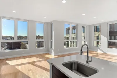 10 Taber Street #201