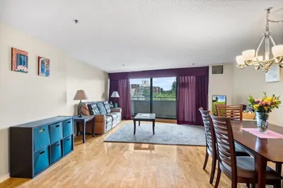1 Adams St #305