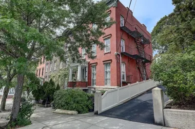 102 Bowen St #G 1