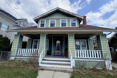 44 Bigelow St 1