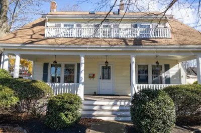 300 Middle St 1