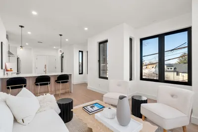 84 Prospect St #202 1