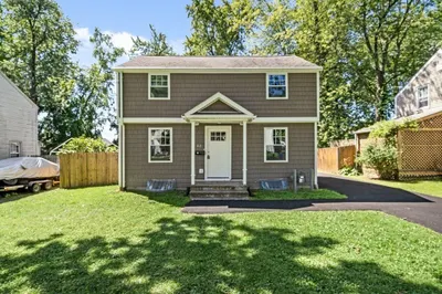 82 Jardine St
