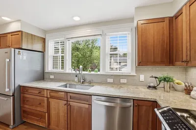 6 Safford St #2 1
