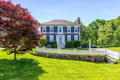 54 Old Merrill St 1