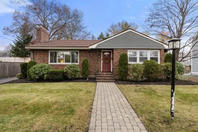 268 Laurel St 1