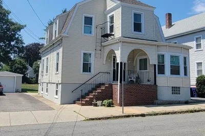 49 Cottage St 1