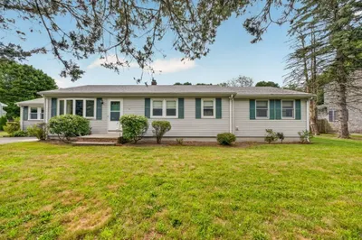 330 Cross Rd