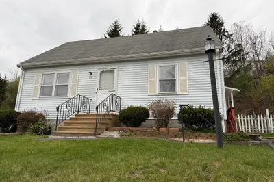 55 Parsons Hill Dr 1