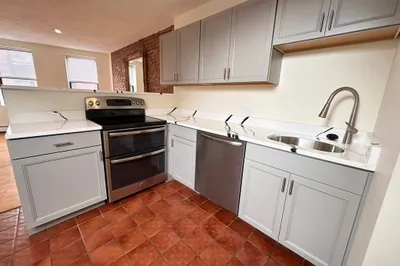 40 Lewis St #3