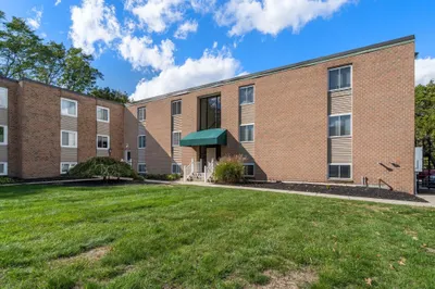 2 Main St #18 1