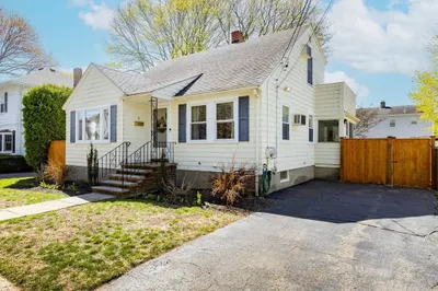 7 Linden Rd