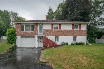 22 Naples St
