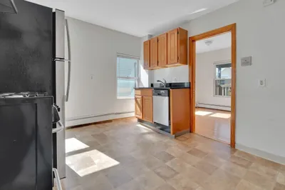 11 Carpenter St #3 1
