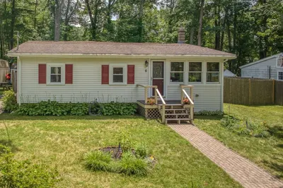 6 Knoll Rd 1