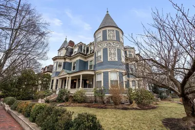 10 Chester St #7