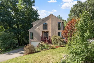 18 Lancaster Crossing Road 1